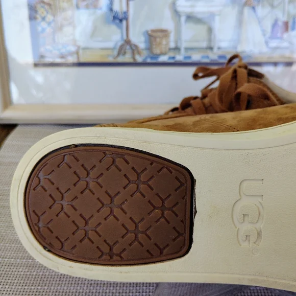 UGG Australia "Tomi" Chestnut Suede Casual Shoes. Size 9.5. Very Good Condition. - Picture 8 of 10